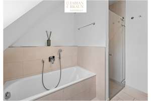 Exklusive 4-Zi-Maisonette-ETW, FBH, Balkon + Loggia, Parkett, Bulthaup Küche, Klima, TG-Stellplatz, – Die vollständige Adresse der Immobilie erhältst du vom Anbieter., 90571 Schwaig bei Nürnberg – Vorschaubild 7