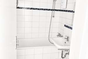 Großzügige 4-Zimmer-Wohnung in zentraler Lage – Albert-Schweitzer-Str 18, 38226 Lebenstedt, Salzgitter – Vorschaubild 5