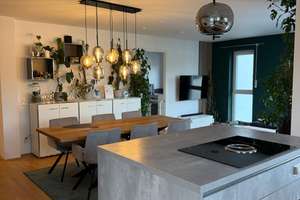 Helle hochwertige 3-Zimmer-Wohnung mit Balkon und TG Stellplatz