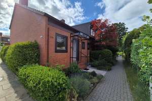 Das wird Ihr neues Zuhause: 
Charmantes Endreihenhaus in Hittfeld – Die vollständige Adresse der Immobilie erhältst du vom Anbieter., 21218 Seevetal – Vorschaubild 1