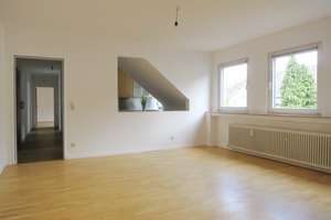 Höhenflug in Rüttenscheid/Bredeney!!! Renovierte 4-Zi. DG-Wohnung (114 m²) 3. OG  (WG geeignet)