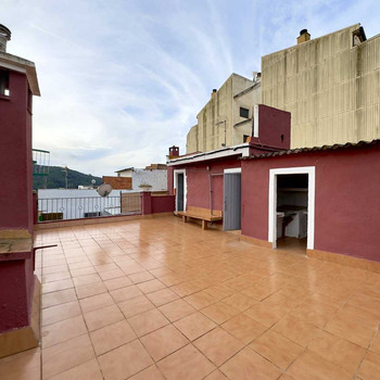ENTDECKEN SIE DIESES GEMÜTLICHE REIHENHAUS IN BLANES!