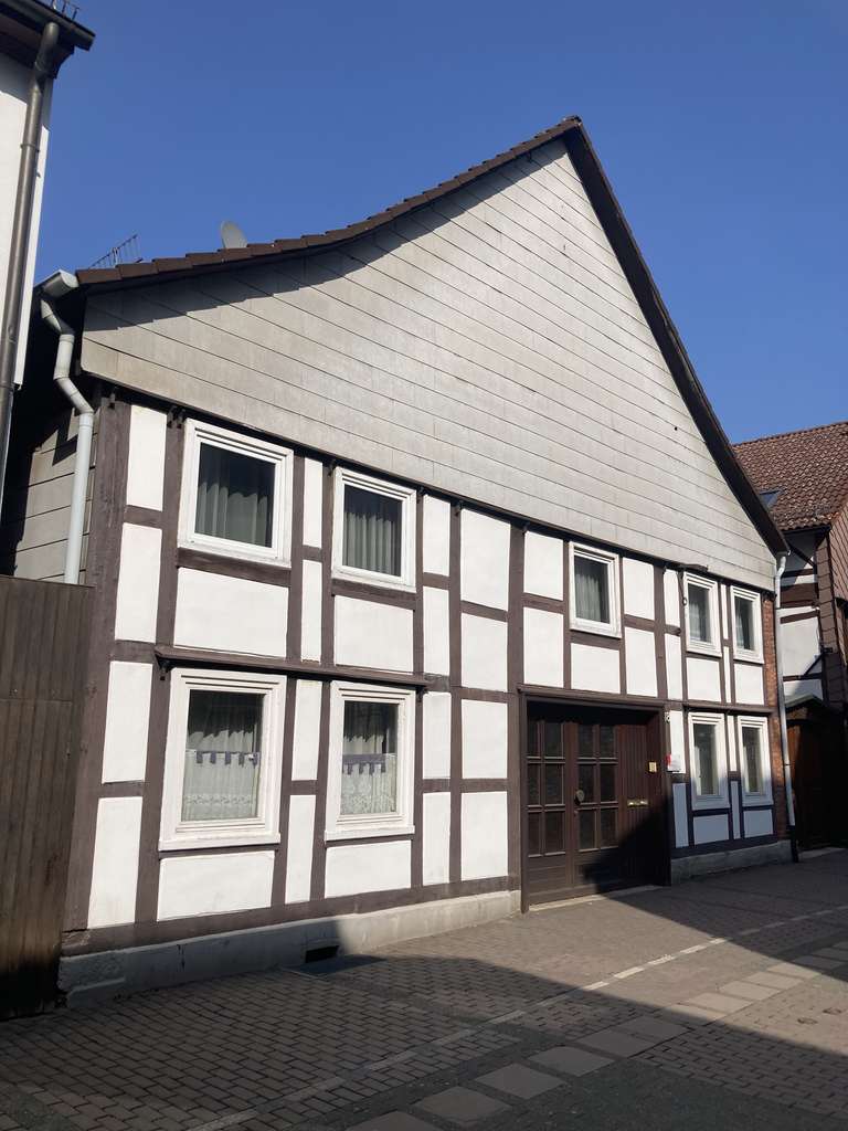 Immobilie in Holzminden - Einfamilienwohnhaus mit 2 Apartments in Innenstadtlage von Holzminden - Bild 0