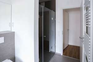 Helle 3-Zi.-Wohnung mit zwei Terrassen und Gartenzugang in Köpenick *offene Besichtigung am Sonntag* – Annenallee 4, 12555 Köpenick, Berlin – Vorschaubild 12
