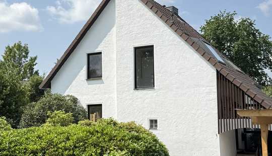 Bild von Großburgwedel: Exzellente Doppelhaushälfte mit Keller, Garten & Garage in Top Lage!
