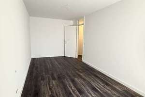 Berlin-Mitte: frisch sanierte freie 2-Zimmer-Wohnung mit 50 m² und großzügiger Terrasse – Die vollständige Adresse der Immobilie erhältst du vom Anbieter., 10179 Mitte (Ortsteil), Berlin – Vorschaubild 9