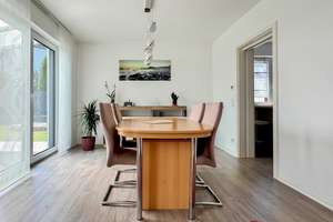 Modernes Wohlfühlhaus mit traumhaftem Garten und großzügiger Terrasse in ruhiger Lage – Die vollständige Adresse der Immobilie erhältst du vom Anbieter., 93107 Thalmassing – Vorschaubild 4