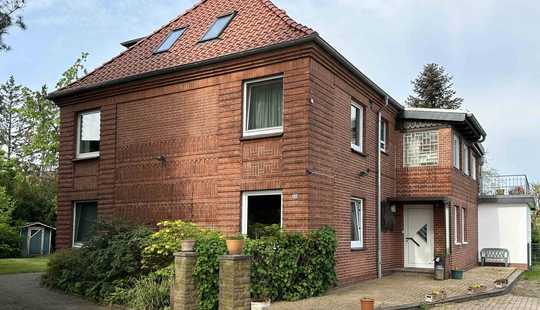 Bild von Celle: Charmantes Zweifamilienhaus mit traumhaftem Grundstück