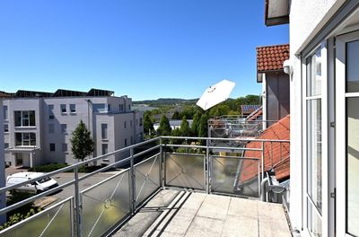 Sonnige 2,5-Zi.-Dachgeschosswohnung mit Südbalkon und TG-Stellplatz in begehrter Wohnlage!