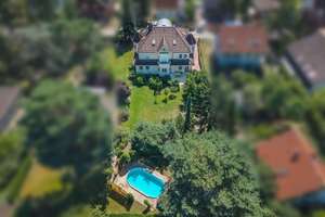 KENSINGTON - EXKLUSIV - Gepflegtes Mehrfamilienhaus mit 4 Wohneinheiten, Tiefgarage & Pool!