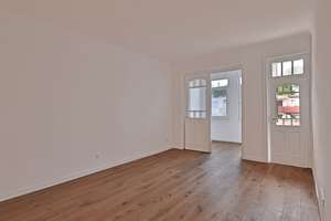 Altbauliebhaber aufgepasst! Große, sanierte Wohnung mit Balkon und EBK – Freiligrathstraße 31, 70372 Seelberg, Stuttgart – Vorschaubild 2