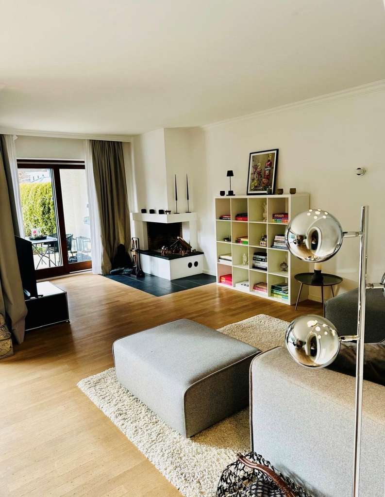 Immobilie in Ottobrunn - Elegante modernisierte 5-Zimmer Doppelhausvilla mit 180 m² Wohnfläche in Bestlage Ottobrunn - Bild 2