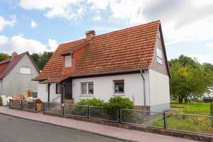 +++ Gepflegtes Einfamilienhaus für die kleine Familie +++ – Die vollständige Adresse der Immobilie erhältst du vom Anbieter., 36214 Nentershausen – Vorschaubild 2