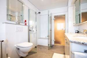 Winkelbungalow Delkenheim: 130 m² Wohnfl + voll ausgebauter Keller – bis ~190 m² fürs Wohnen nutzbar – Die vollständige Adresse der Immobilie erhältst du vom Anbieter., 65205 Delkenheim, Wiesbaden – Vorschaubild 11