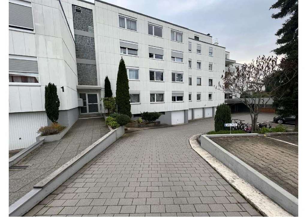 Immobilie in Welzheim - Familienfreundliche 5-Zimmer-Wohnung mit Balkon  PKW-Stellplatz - Bild 0