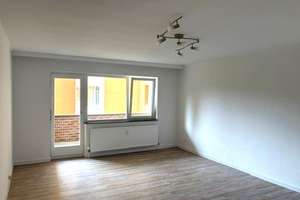 * RUHIG & GRÜN WOHNEN IM BELIEBTEN STAAKEN: MIT EINBAUKÜCHE, DUSCHBAD, DESIGNBODEN & 2 BALKONE! * – Spandauer Str. 17 C, 13591 Staaken, Berlin – Vorschaubild 2