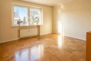 Gepflegte 4-Zi-Wohnung in ruhiger Sackgasse mit herrlichem Südbalkon & Tiefgaragenstellplatz – Die vollständige Adresse der Immobilie erhältst du vom Anbieter., 22529 Lokstedt, Hamburg – Vorschaubild 6