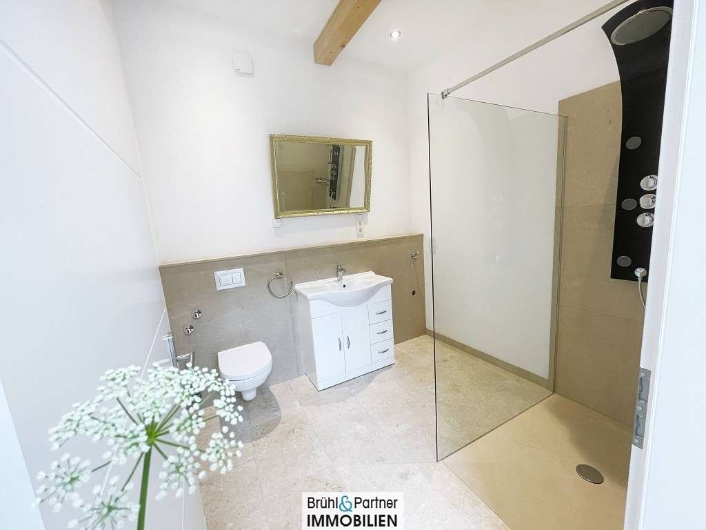 Immobilie in Nierstein - Ziehen Sie mit Ihren Eltern ein - zwei kernsanierte Häuser nebeneinander - modern und pflegeleicht - Bild 7