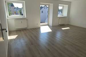 lichtdurchflutete 2 Raumwohnung mit Balkon im Dachgeschoss - großer Gemeinschaftsgarten inklusive – 9232 Hartmannsdorf – Vorschaubild 4