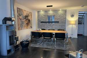 Stilvolle, geräumige und sanierte 3-Zimmer-Wohnung mit Balkon und hochwertiger Einbauküche in Mainz  – Feldgartenstraße 16a, 55129 Ebersheim, Mainz – Vorschaubild 2