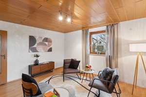 TRAUMHEIM - EFH mit 307 m² Innenraum, einem 600 m² großen Grundstück und zwei Garagen in Aichach – Aichach-Friedberg (Kreis) – Vorschaubild 5