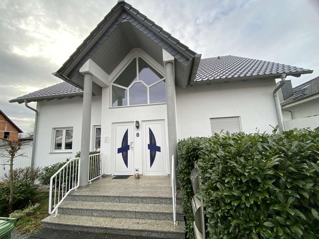 Immobilie in Neuberg - Exklusives Zweifamilienhaus in traumhafter Feldrand- und Parkanlage  - Bild 1