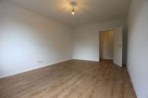 VOLLSTÄNDIG RENOVIERTE 3 ZIMMER WOHNUNG IN VENNHAUSEN MIT GROßEM BALKON UND NEUEM LAMINAT – Vennhauser Allee 186, 40627 Vennhausen, Düsseldorf – Vorschaubild 14
