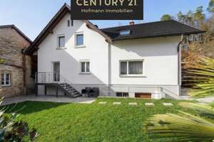 Einladendes Einfamilienhaus in Wehr –  2xEBK, 2 Bäder, Balkon und familienfreundlicher Garten – Die vollständige Adresse der Immobilie erhältst du vom Anbieter., 79664 Wehr – Vorschaubild 1