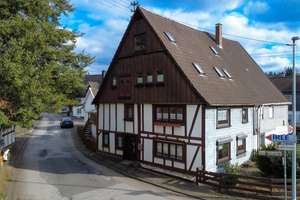 Historische Doppelhaushälfte mit zwei separaten Wohneinheiten in Littfeld – Die vollständige Adresse der Immobilie erhältst du vom Anbieter., 57223 Kreuztal – Vorschaubild 1