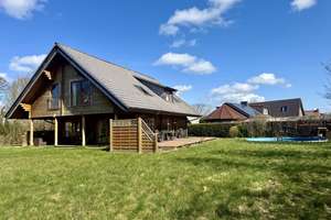 Exklusives Holz-Einfamilienhaus mit großzügiger Terrasse, traumhaftem Garten und Pool in bester Lage – Die vollständige Adresse der Immobilie erhältst du vom Anbieter., 25541 Brunsbüttel – Vorschaubild 6