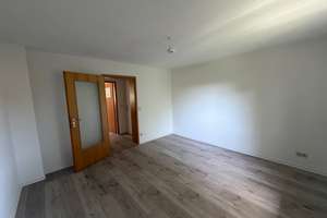 Helle 2-Zimmer-Wohnung mit modernem Bodenbelag in Salzgitter-Bad – Erikastraße 33, 38259 Salzgitter-Bad, Salzgitter – Vorschaubild 2
