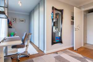 Wohnen auf 178 m²: Großzügige Erdgeschosswohnung mit sonnigen Terrassen in Trudering – Die vollständige Adresse der Immobilie erhältst du vom Anbieter., 81827 Waldtrudering, München – Vorschaubild 14