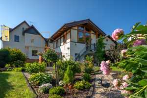 * Charmantes Zweifamilienhaus: Gepflegt und modernisiert in Braunfels-Bonbaden * – Lahn-Dill-Kreis – Vorschaubild 1