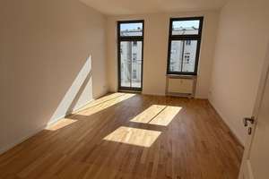 hochwertige 2-Raum-Wohnung in der KTV mit zwei Balkonen, EBK und Tageslichtwannenbad