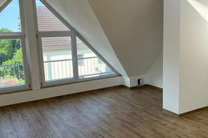 Charmante, lichtdurchflutete 3-Zimmer Dachgeschosswohnung in München-Freimann – Die vollständige Adresse der Immobilie erhältst du vom Anbieter., 80939 Obere Isarau, München – Vorschaubild 3