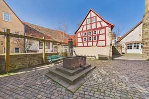 Geschichte zum Einziehen. Denkmalensemble mit Fachwerkhaus im Herzen von Freinsheim. – Die vollständige Adresse der Immobilie erhältst du vom Anbieter., 67251 Freinsheim – Vorschaubild 2