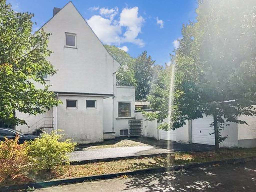 Immobilie in Bassum - Kernsanierung oder Neuprojektierung! Vollunterkellertes Wohn- und Geschäftshaus im Herzen von Bassum - Bild 2