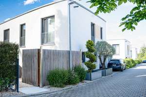 Wahre Rarität in Stuttgart - wunderschönes Einfamilienhaus mit viel Platz und parkähnlichem Garten – Die vollständige Adresse der Immobilie erhältst du vom Anbieter., 70437 Zuffenhausen-Im Raiser, Stuttgart – Vorschaubild 7