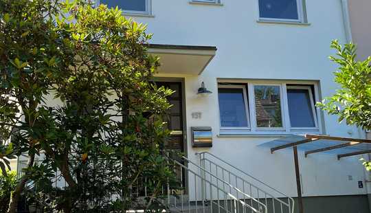 Bild von Großzügiges Reihenendhaus in sehr begehrter Lage mit 5,5 Zimmern, Garten und Garage