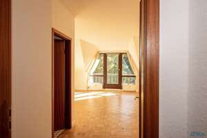 Charmante 2-Zi.-Dachgeschosswohnung mit Balkon und Tiefgaragenstellplatz – Die vollständige Adresse der Immobilie erhältst du vom Anbieter., 22761 Bahrenfeld, Hamburg – Vorschaubild 2