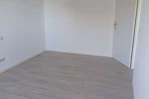 Schöne Zweiraum-Wohnung mit Balkon, Aufzug und TG-Platz – Magdeburg – Vorschaubild 7