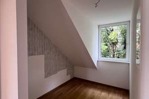 4 Zimmer Dachwohnung mit EBK und Westbalkon – Die vollständige Adresse der Immobilie erhältst du vom Anbieter., 80935 Lerchenau-Ost, München – Vorschaubild 8