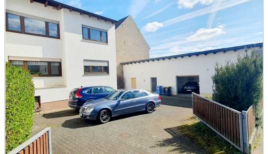 Bild von *Nur 14 Minuten bis Idstein, Super für die Großfamilie und Autofreunde, viele Garagen+ großer Garten