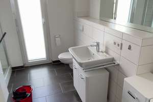 Moderne Wohnung mit 3,5 Zimmern und großem Balkon in Stuttgart-Möhringen – Die vollständige Adresse der Immobilie erhältst du vom Anbieter., 70567 Möhringen-Mitte, Stuttgart – Vorschaubild 2