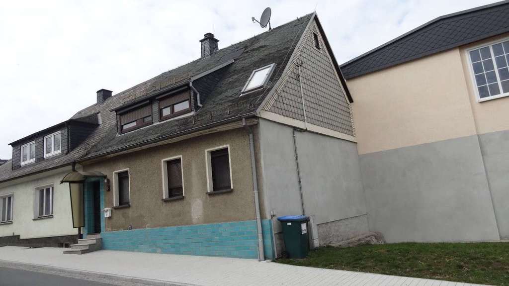 Immobilie in Schleiz - Einfamilienhaus - Raumwunder, teilmöbliert zu verkaufen - Bild 1