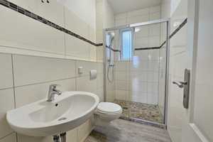Top modern: 2-Zimmer-Wohnung mit Balkon – Alt Fermersleben 16, 39122 Magdeburg – Vorschaubild 1