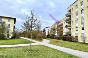 Moderne, sonnige 4-Zi.-Wohnung mit Balkon und 2 Loggien, ruhige Lage am Waldrand mit Grünblick.
