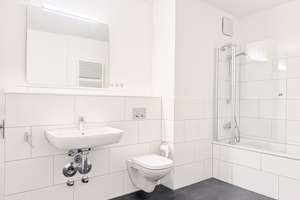 Helle 2-Zimmer-Wohnung mit großzügigem Eingangsbereich und Weitblick – 60316 Ostend, Frankfurt am Main – Vorschaubild 10