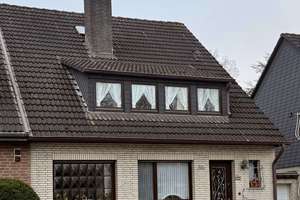 Ideal für Familien! Geräumige Doppelhaushälfte mit Garage, Balkon und Garten in Hilden-Süd – Erikaweg 30 c, 40723 Hilden – Vorschaubild 1
