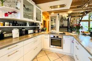 Schönes, Exclusiv ausgestattetes Luxus Haus mit Pool,Aussenküche, W.garten, ELW, Garage, ruhige Lage – Göppingen (Kreis) – Vorschaubild 5